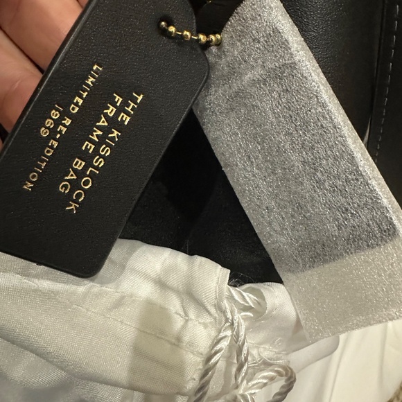 BRAND NEW COACH BLACK KISSLOCK - Picture 11 of 11